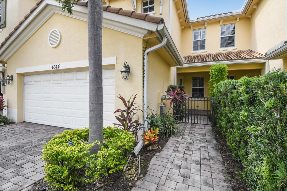 4644 Cadiz Circle, Palm Beach Gardens, FL 33418 — photo 2 of 51