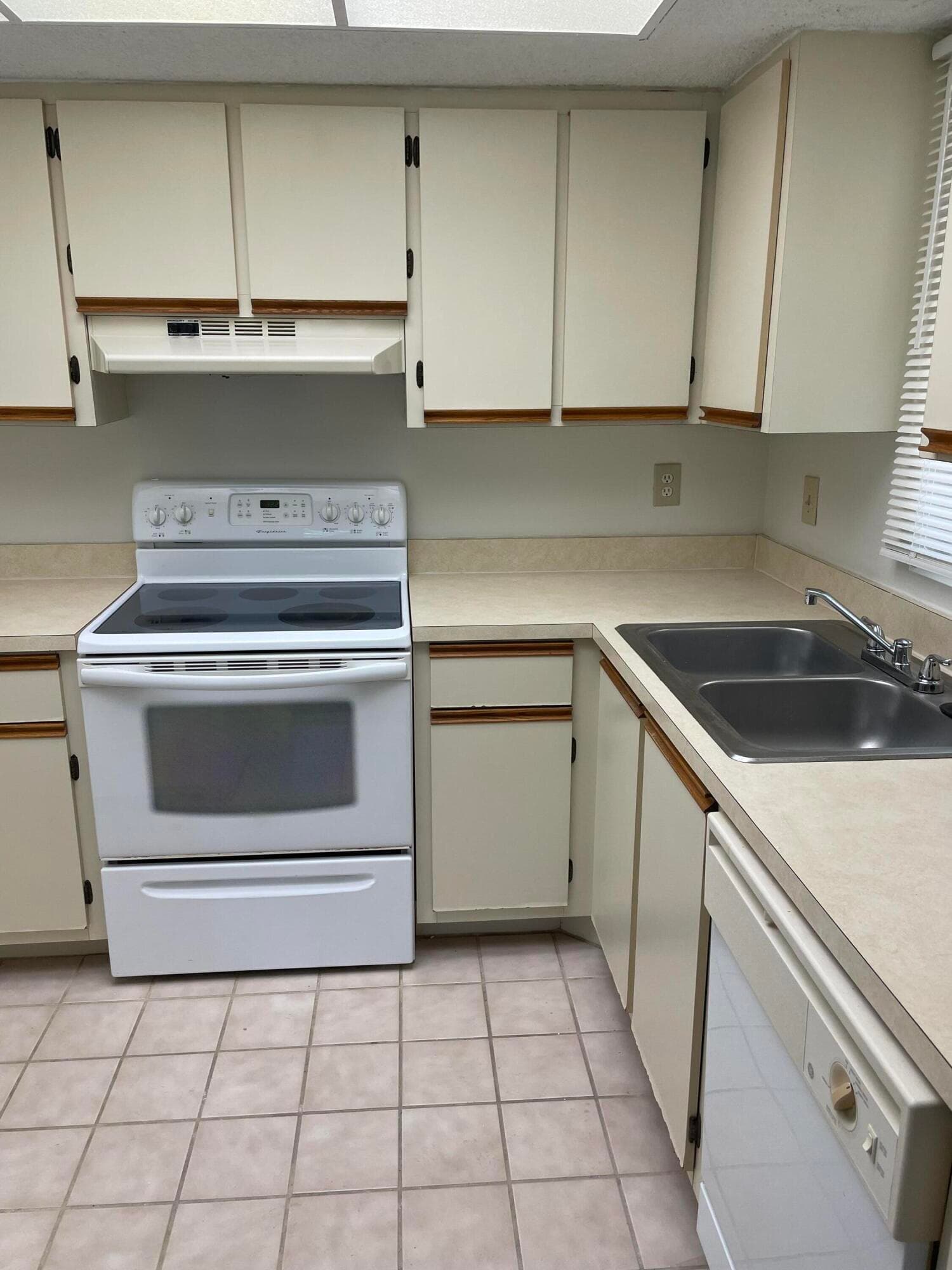 1550 SE Royal Green Circle P-203, Port St. Lucie, FL 34952 — photo 4 of 12