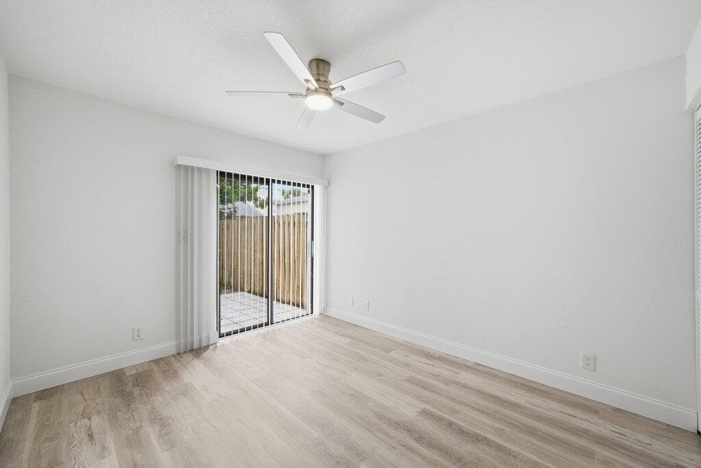 905 NW 22nd Avenue, Delray Beach, FL 33445 — photo 16 of 37