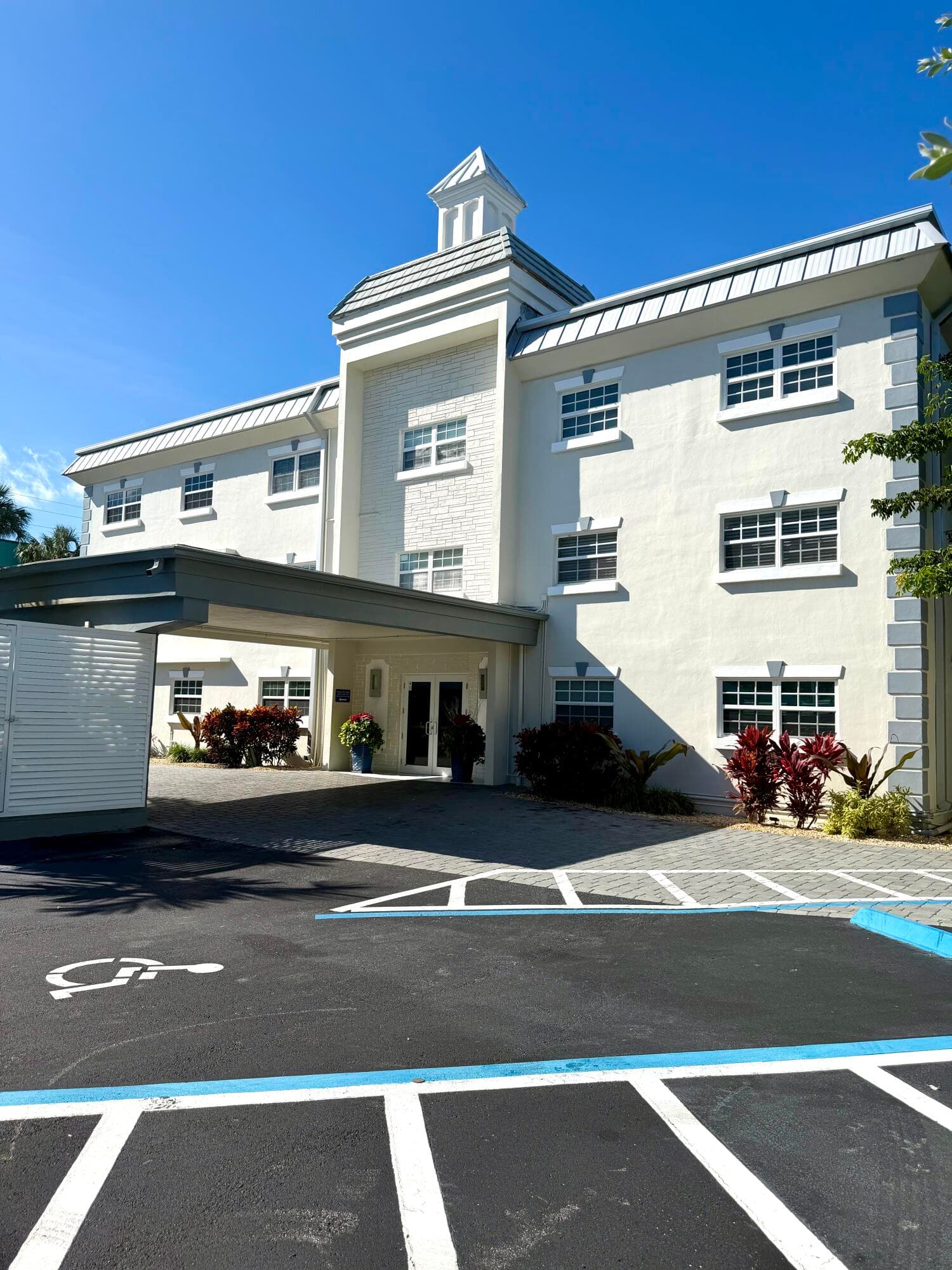 1439 S Ocean Boulevard 303, Lauderdale-By-The-Sea, FL 33062 — photo 4 of 33