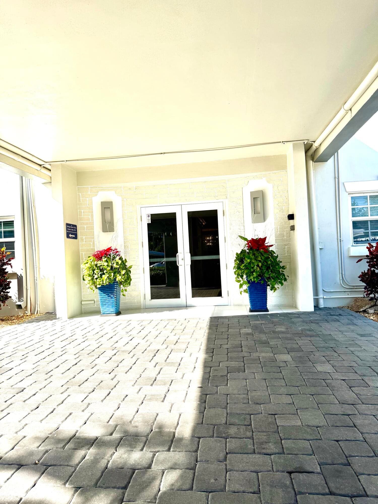 1439 S Ocean Boulevard 303, Lauderdale-By-The-Sea, FL 33062 — photo 12 of 33