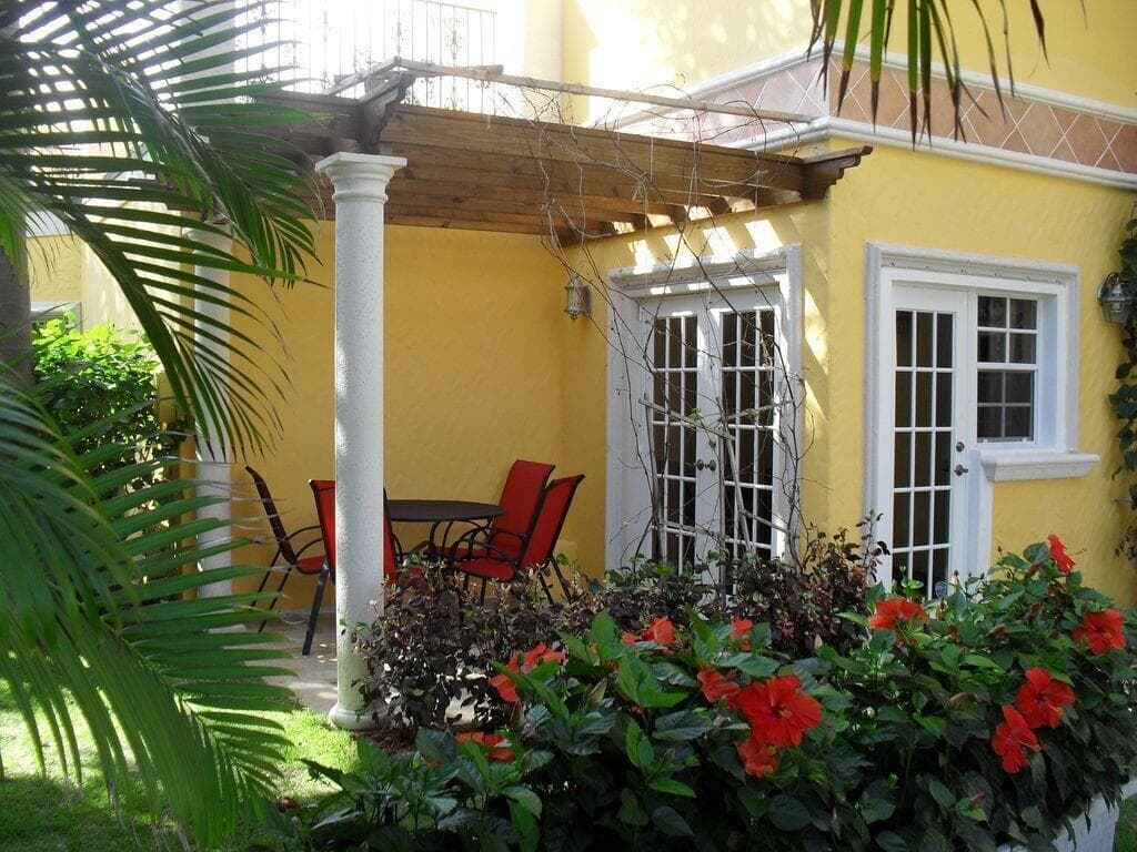 600 Circle Drive, Pompano Beach, FL 33062 — photo 5 of 66
