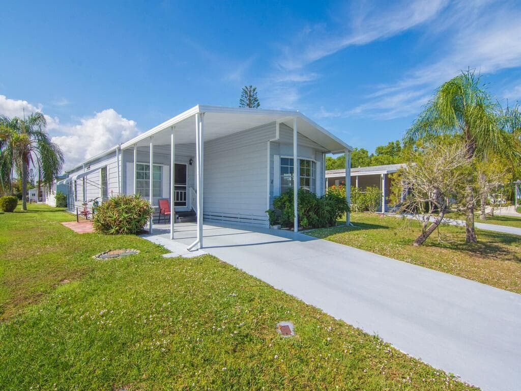 4 Oliva Road, Port St. Lucie, FL 34952 — photo 2 of 36