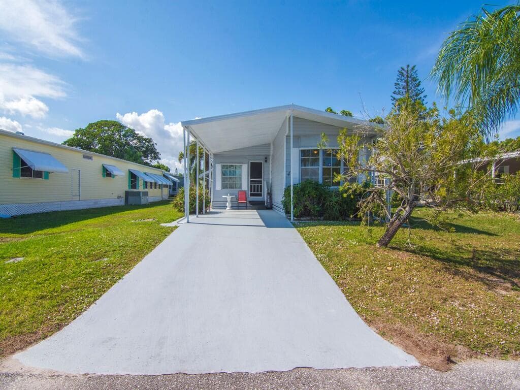 4 Oliva Road, Port St. Lucie, FL 34952 — photo 3 of 36