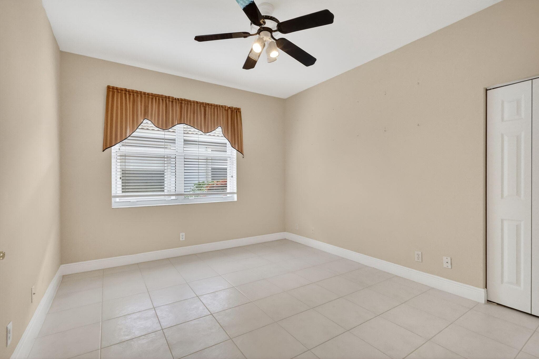 10564 Royal Caribbean Circle, Boynton Beach, FL 33437 — photo 27 of 37