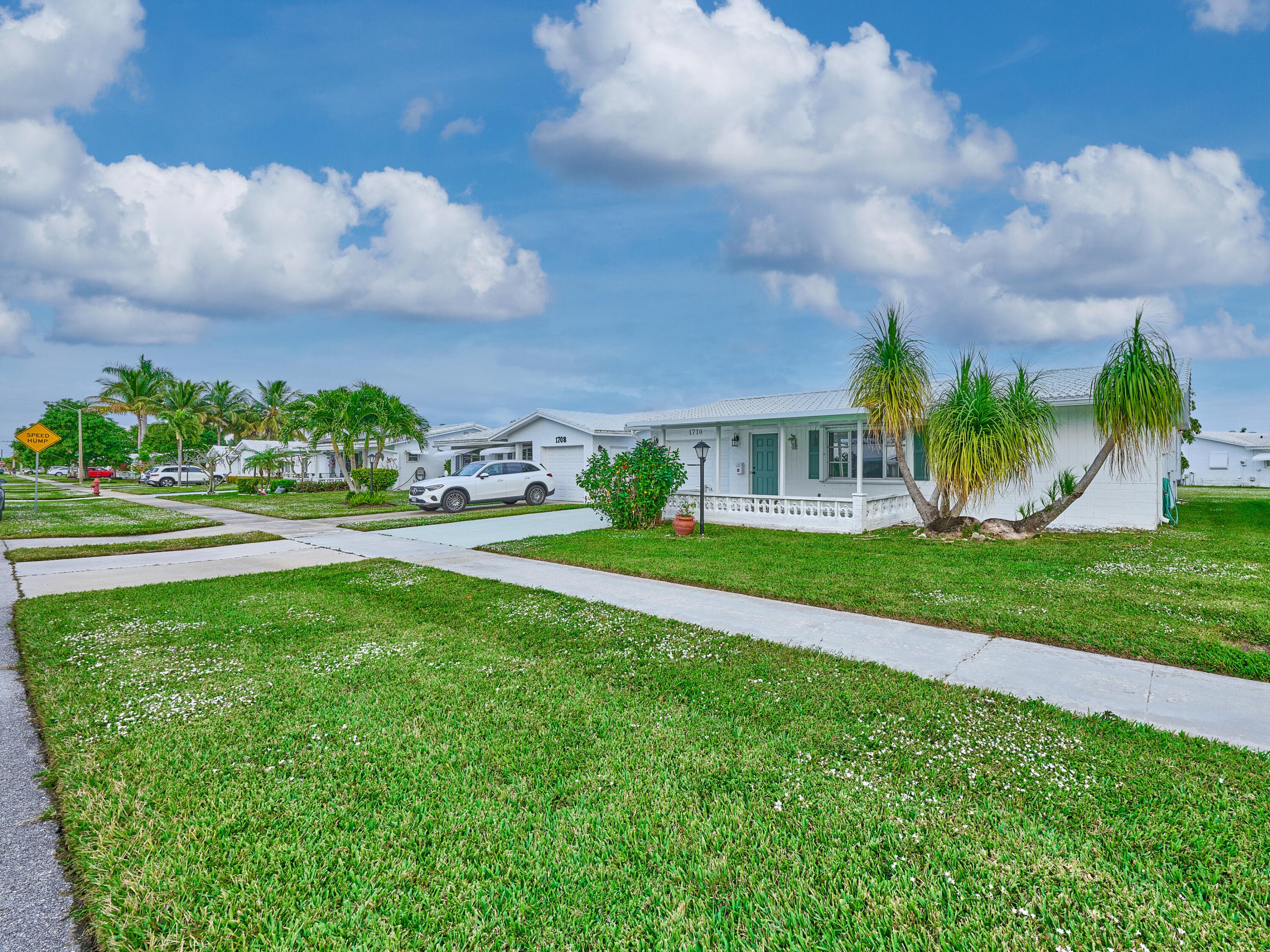 1710 SW 22nd Street, Boynton Beach, FL 33426 — photo 8 of 81