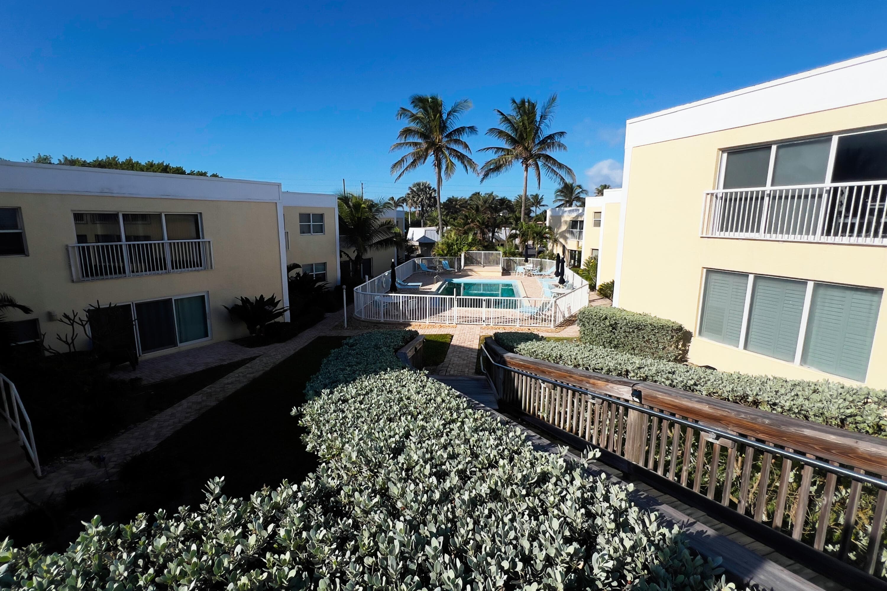 3541 NE Ocean Boulevard NE 15, Jensen Beach, FL 34957 — photo 25 of 28