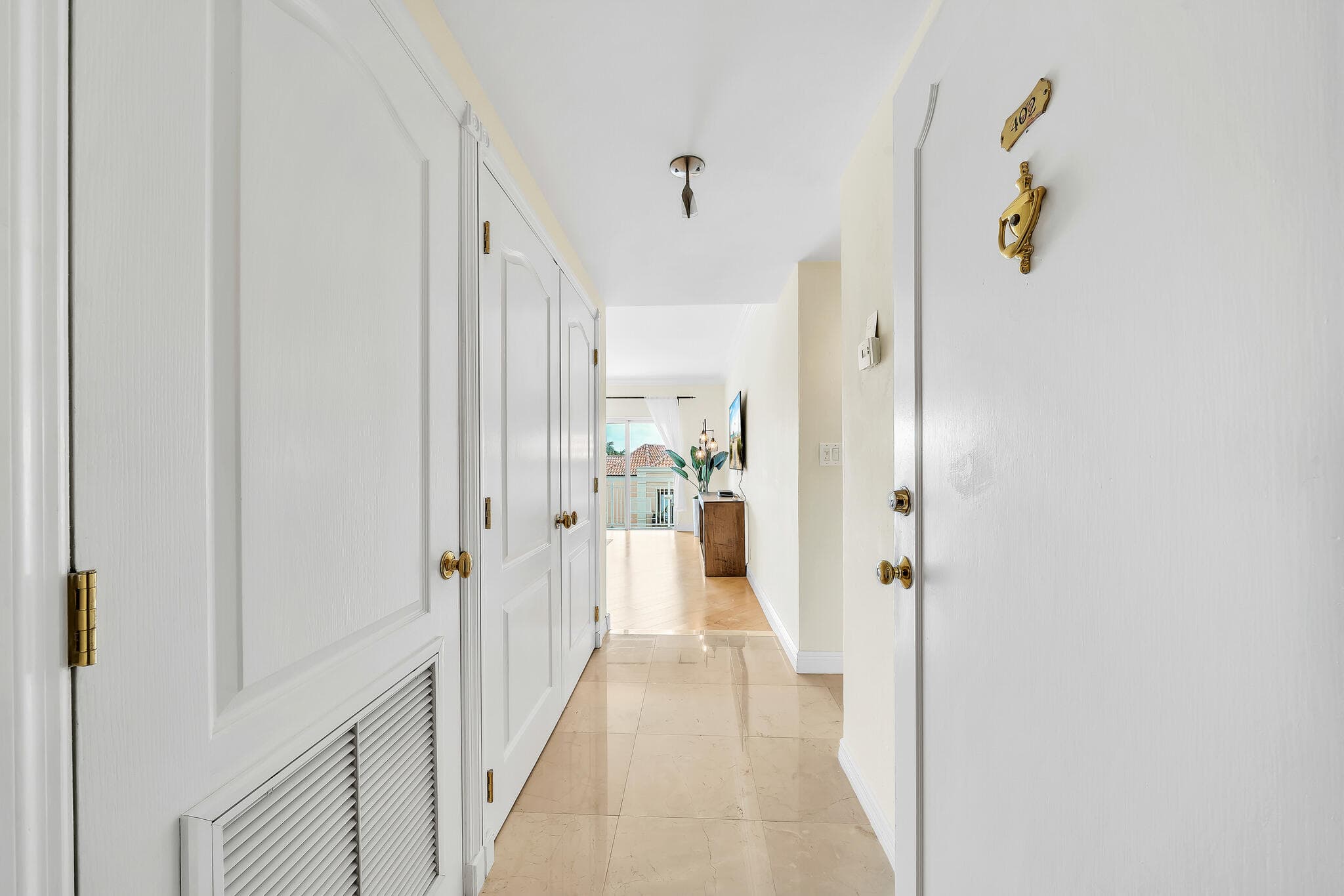 250 N Bradley Place 402, Palm Beach, FL 33480 — photo 6 of 38