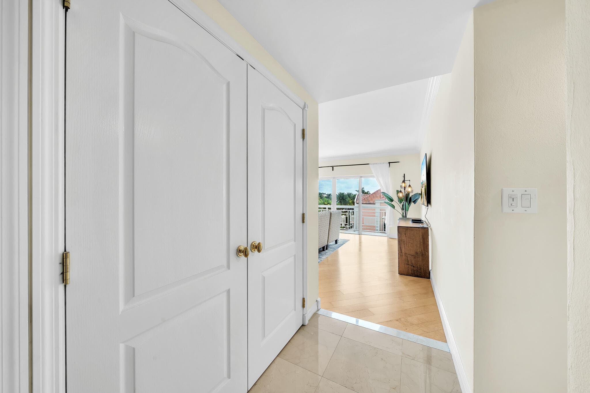 250 N Bradley Place 402, Palm Beach, FL 33480 — photo 7 of 38