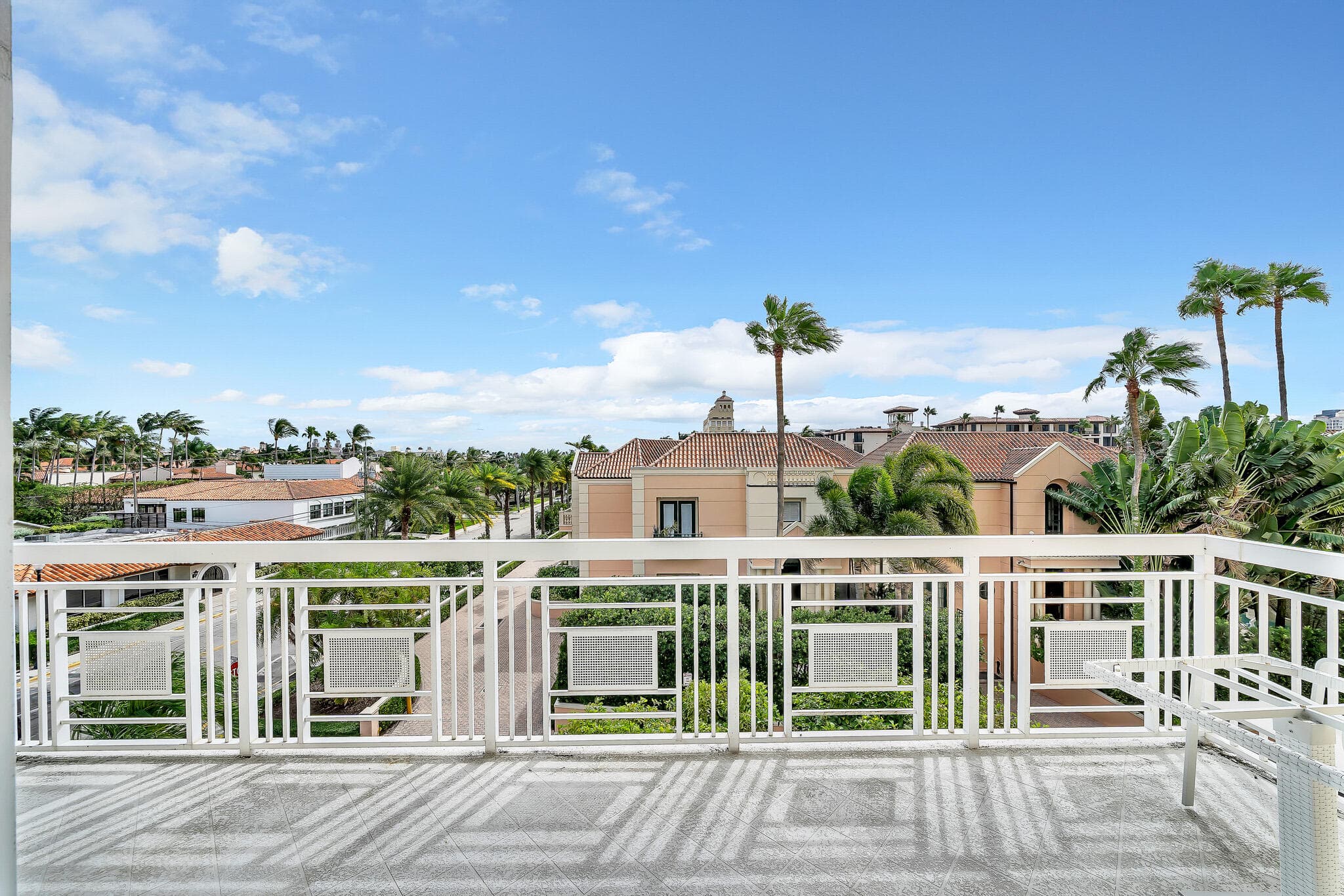 250 N Bradley Place 402, Palm Beach, FL 33480 — photo 11 of 38