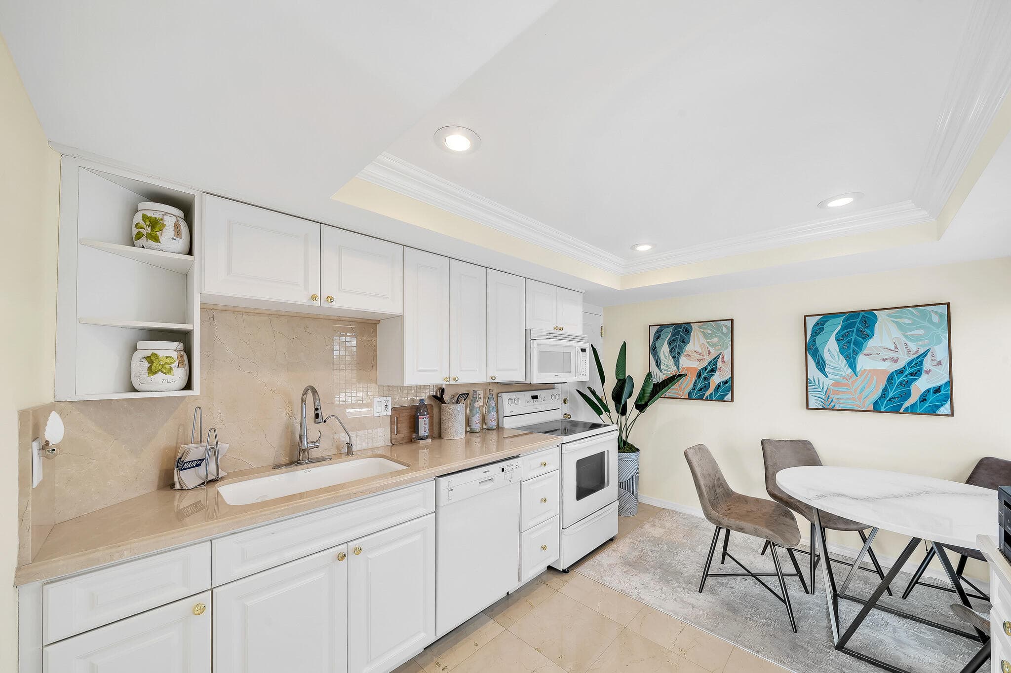 250 N Bradley Place 402, Palm Beach, FL 33480 — photo 18 of 38