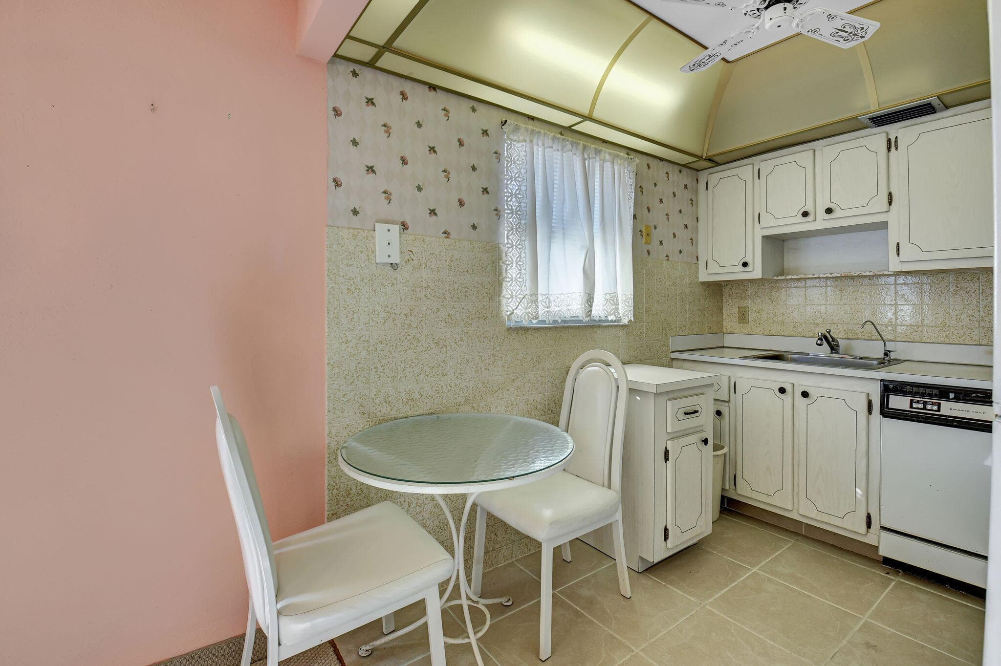 325 Saxony G, Delray Beach, FL 33446 — photo 12 of 58