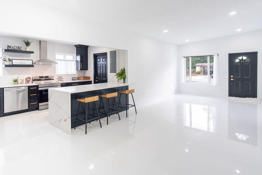 6370 Plunkett Street, Hollywood, FL 33023 — photo 7 of 37
