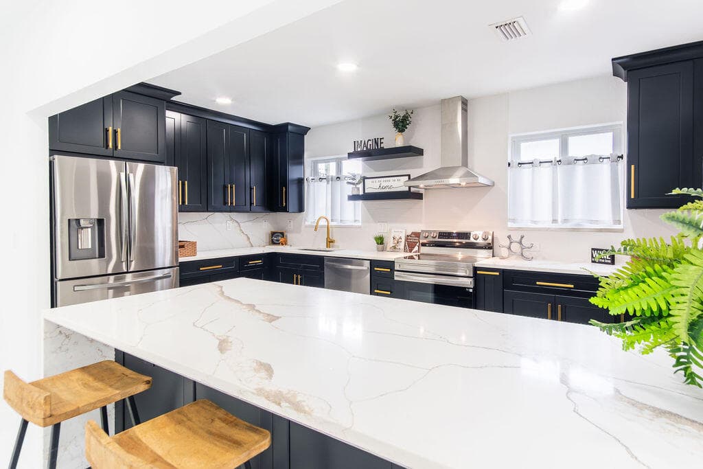 6370 Plunkett Street, Hollywood, FL 33023 — photo 2 of 37
