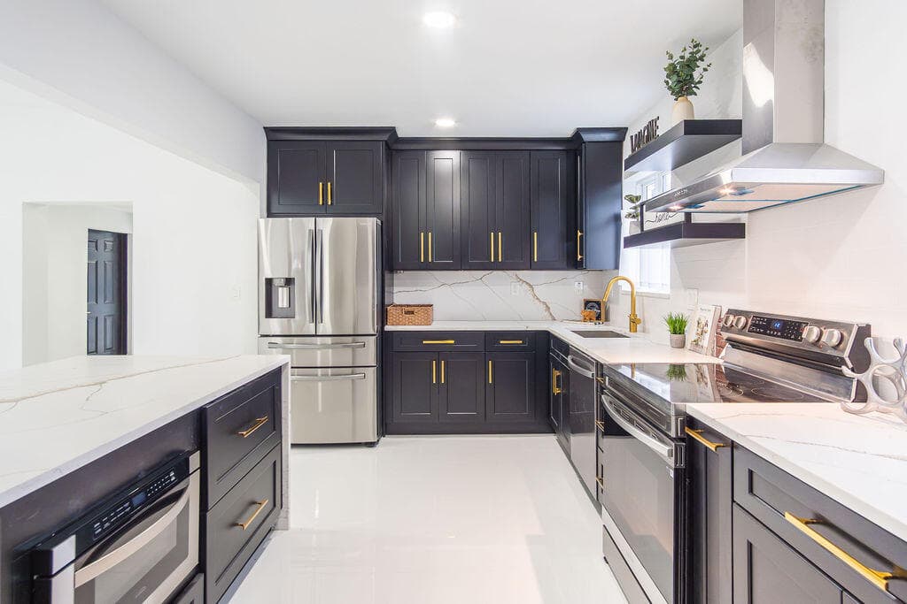 6370 Plunkett Street, Hollywood, FL 33023 — photo 4 of 37