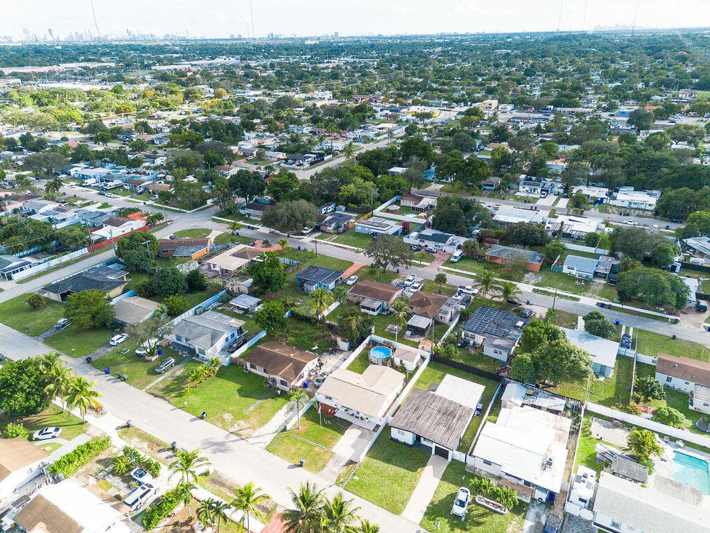 6370 Plunkett Street, Hollywood, FL 33023 — photo 34 of 37