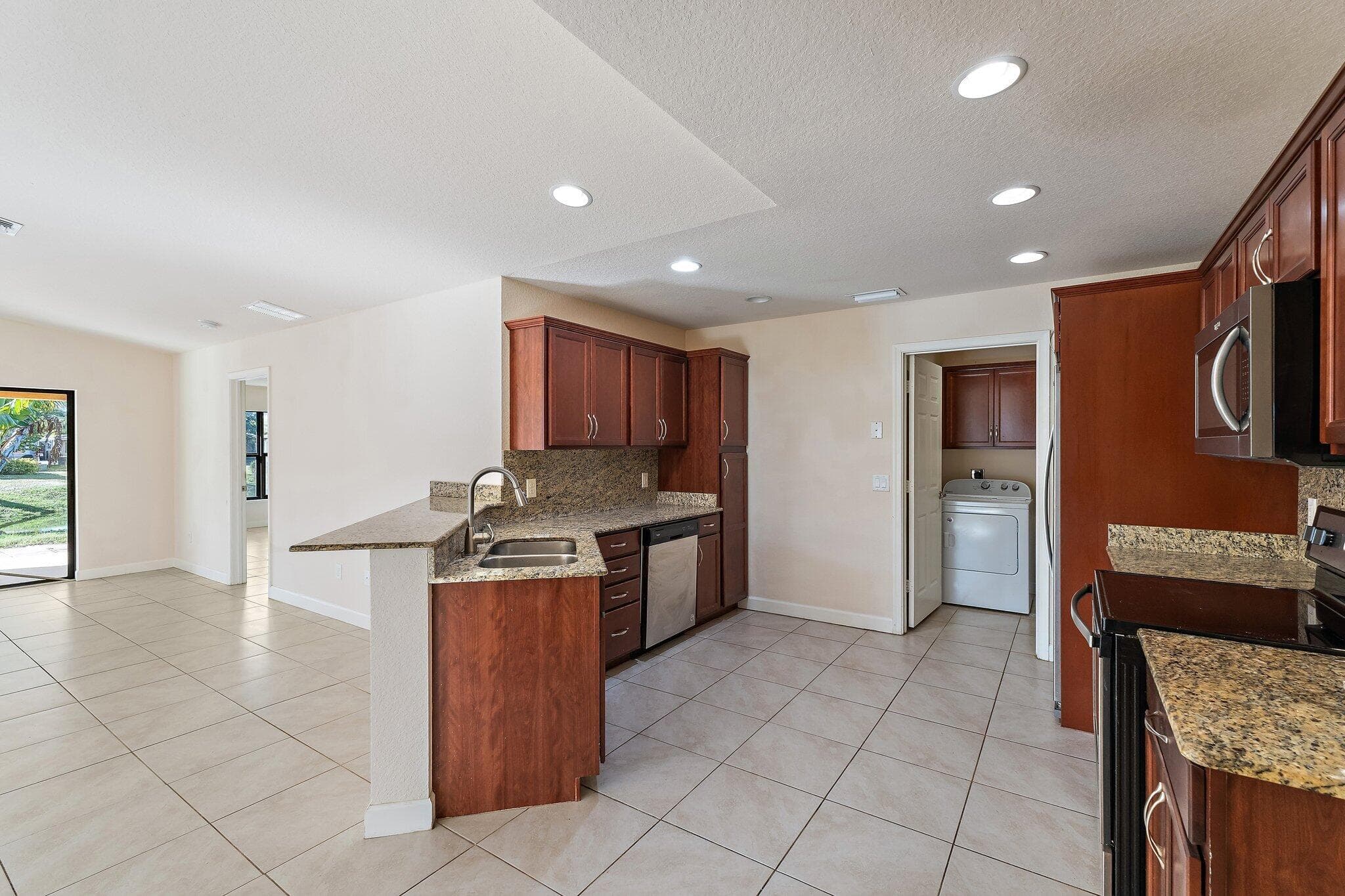 3 S Granada Lane, Port St. Lucie, FL 34952 — photo 5 of 33