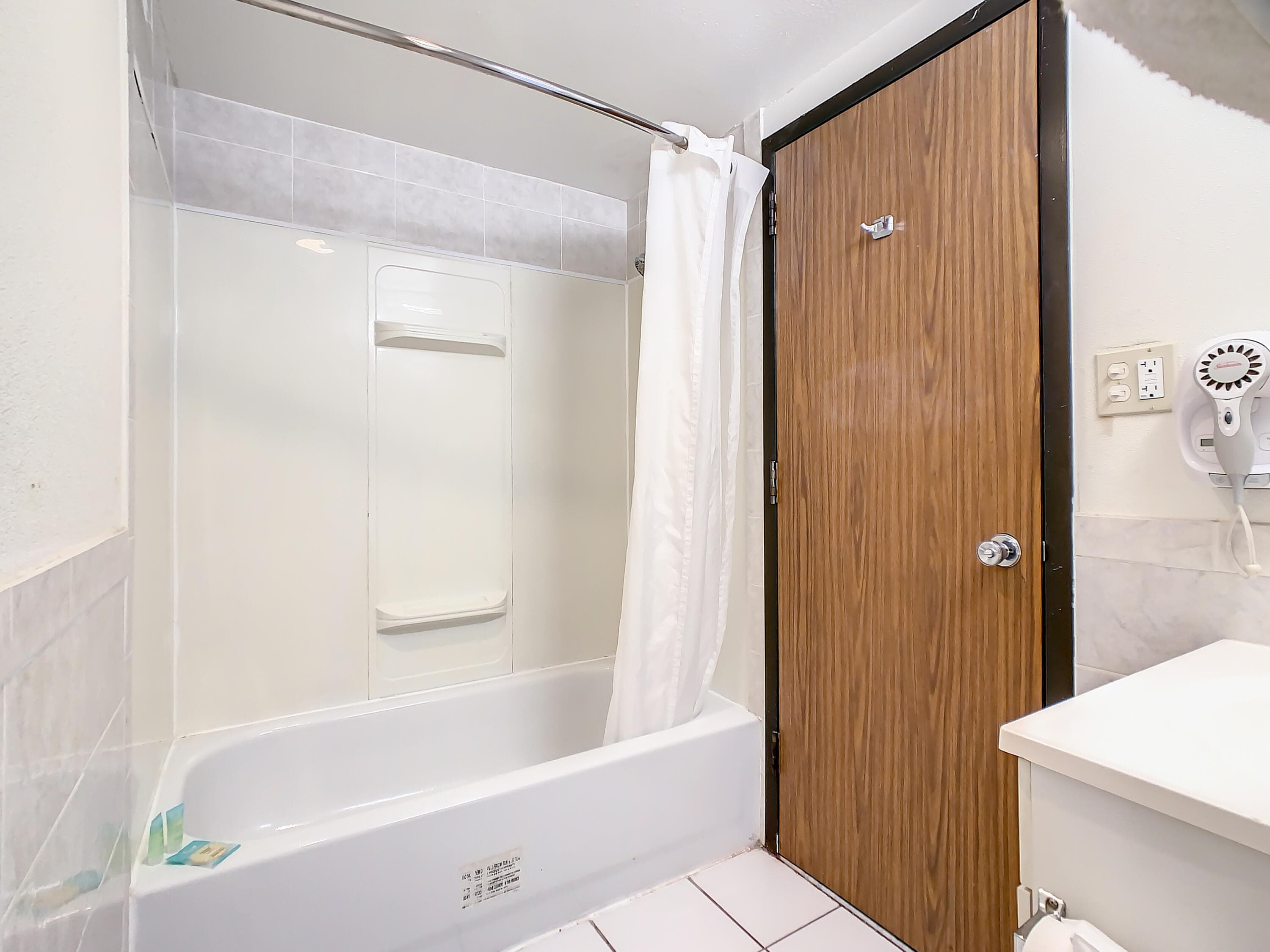 2295 E Irlo Bronson Memorial Highway 100, Kissimmee, FL 34744 — photo 4 of 8