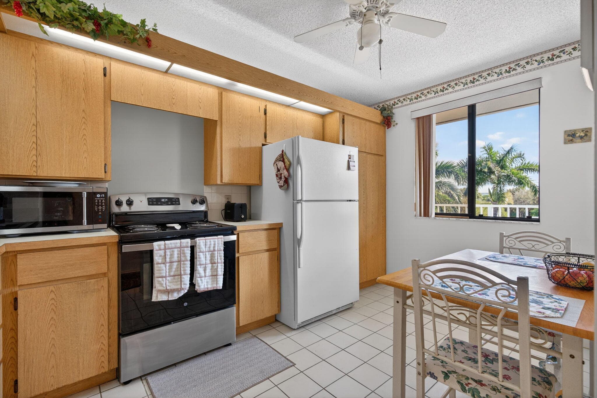 2581 Village Boulevard 401, West Palm Beach, FL 33409 — photo 5 of 24