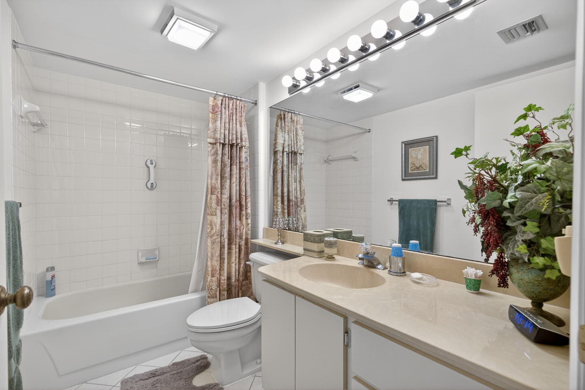2581 Village Boulevard 401, West Palm Beach, FL 33409 — photo 18 of 24