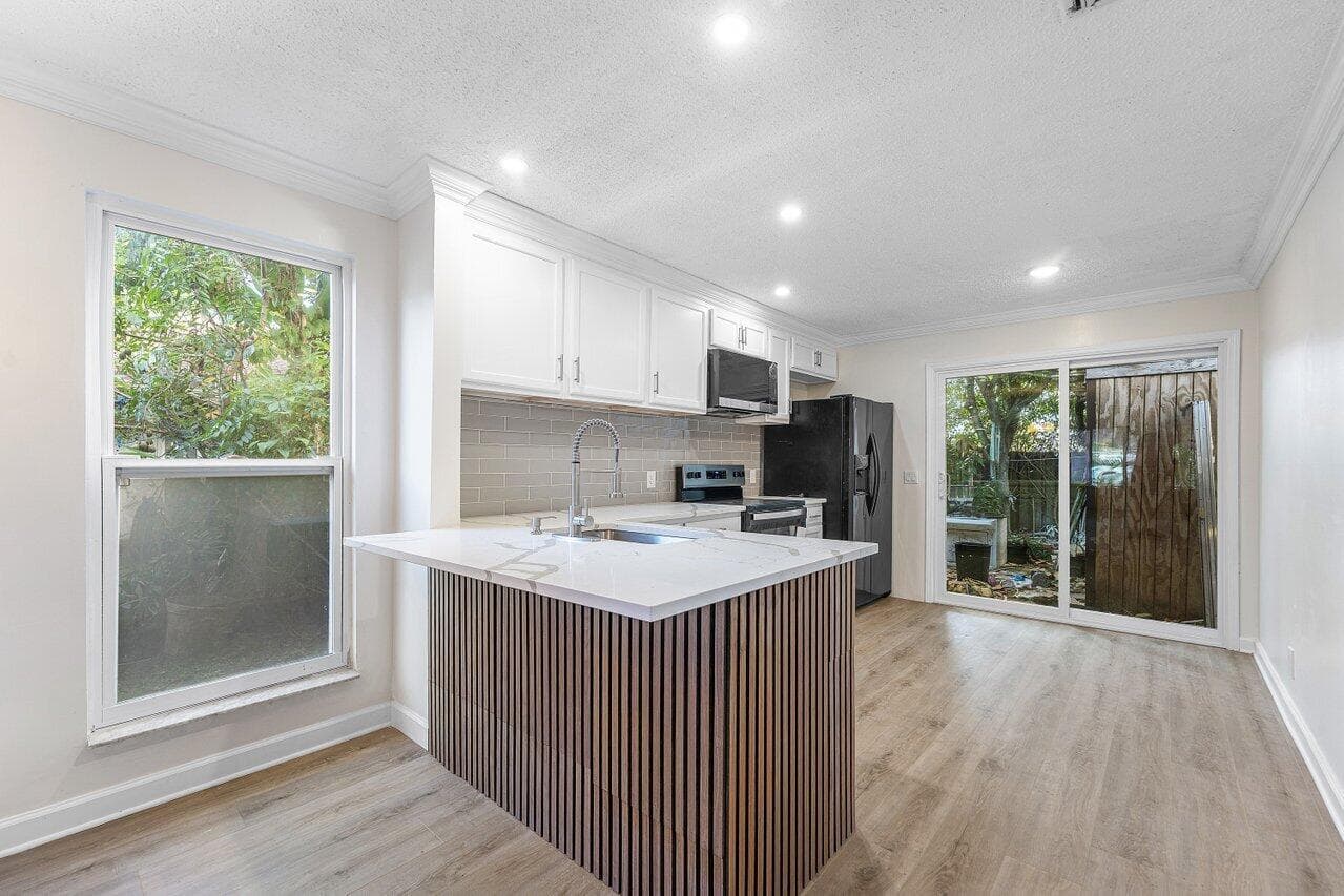 4627 Orleans Court A, West Palm Beach, FL 33415 — photo 12 of 23