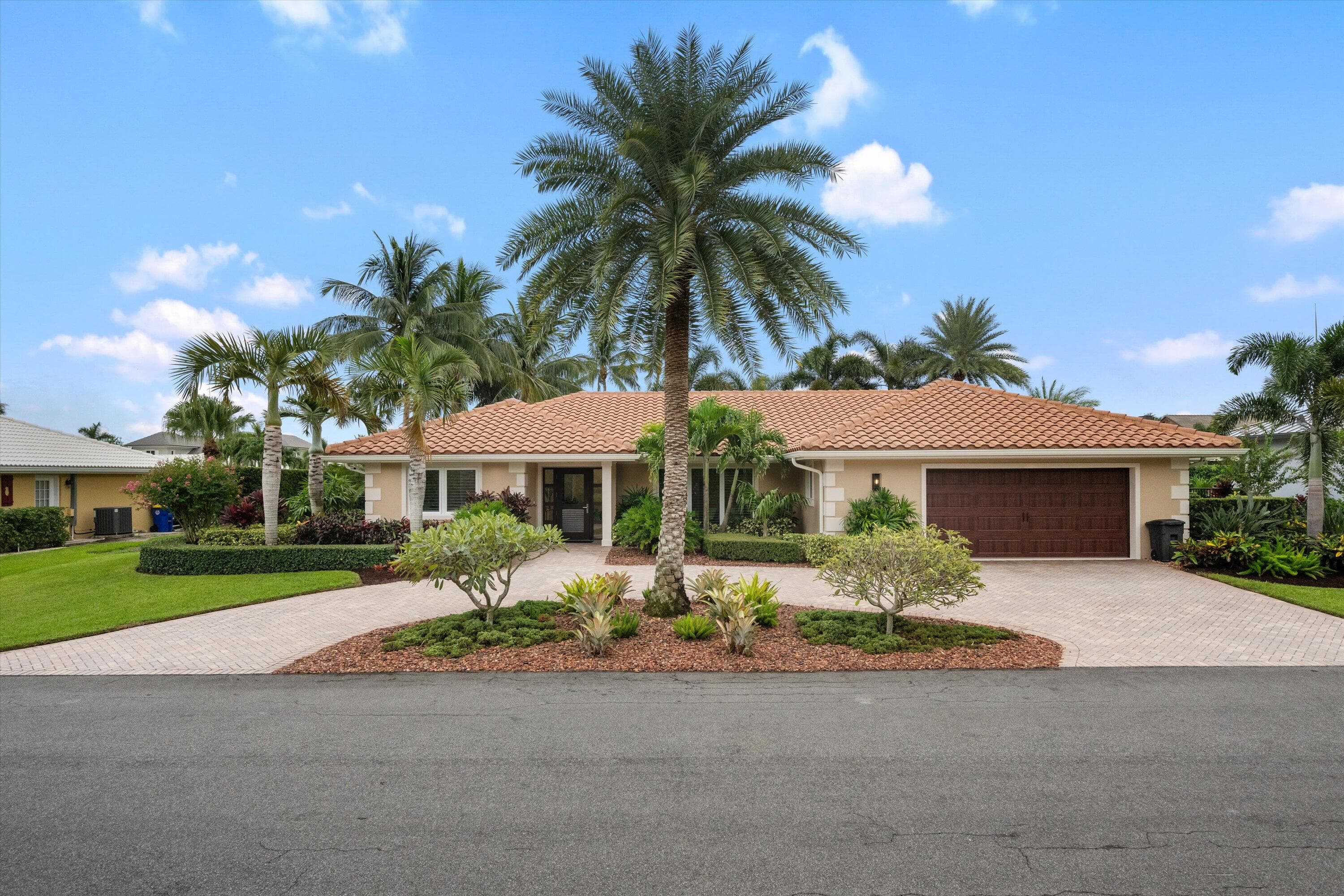 8884 SE Pelican Island Way, Hobe Sound, FL 33455 — photo 2 of 127