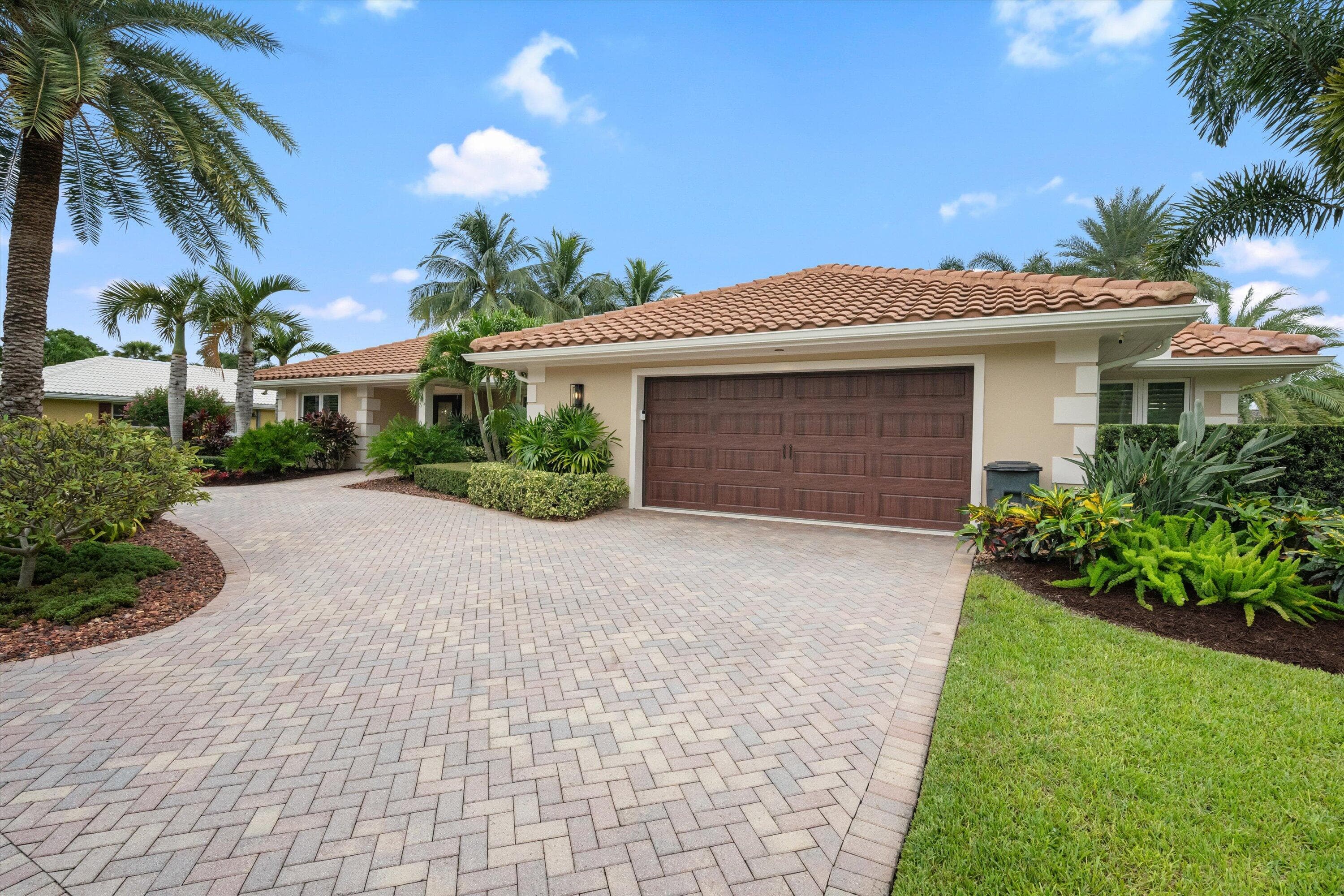 8884 SE Pelican Island Way, Hobe Sound, FL 33455 — photo 8 of 127