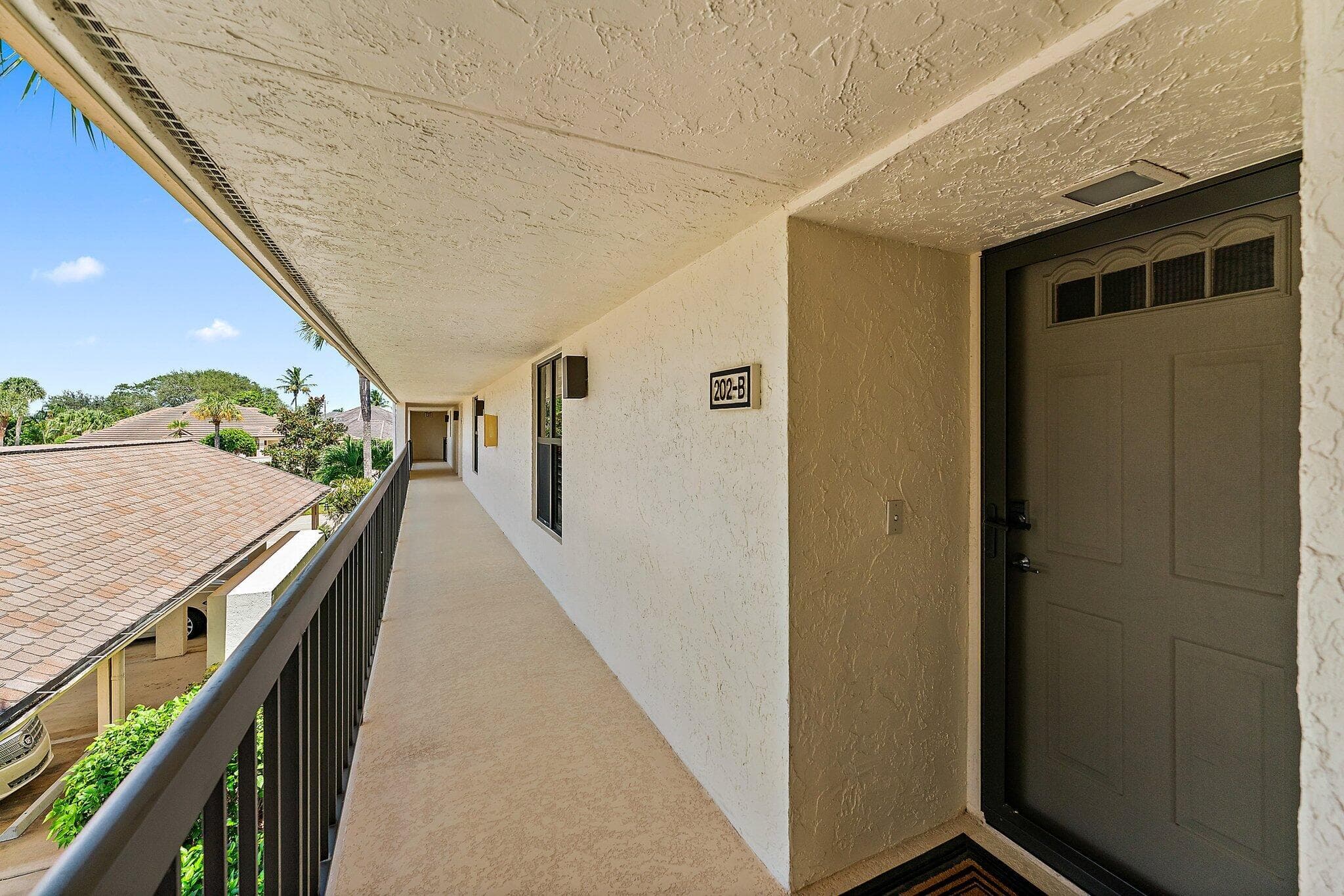 19101 SE Sea Turtle Court 202, Jupiter, FL 33469 — photo 5 of 35
