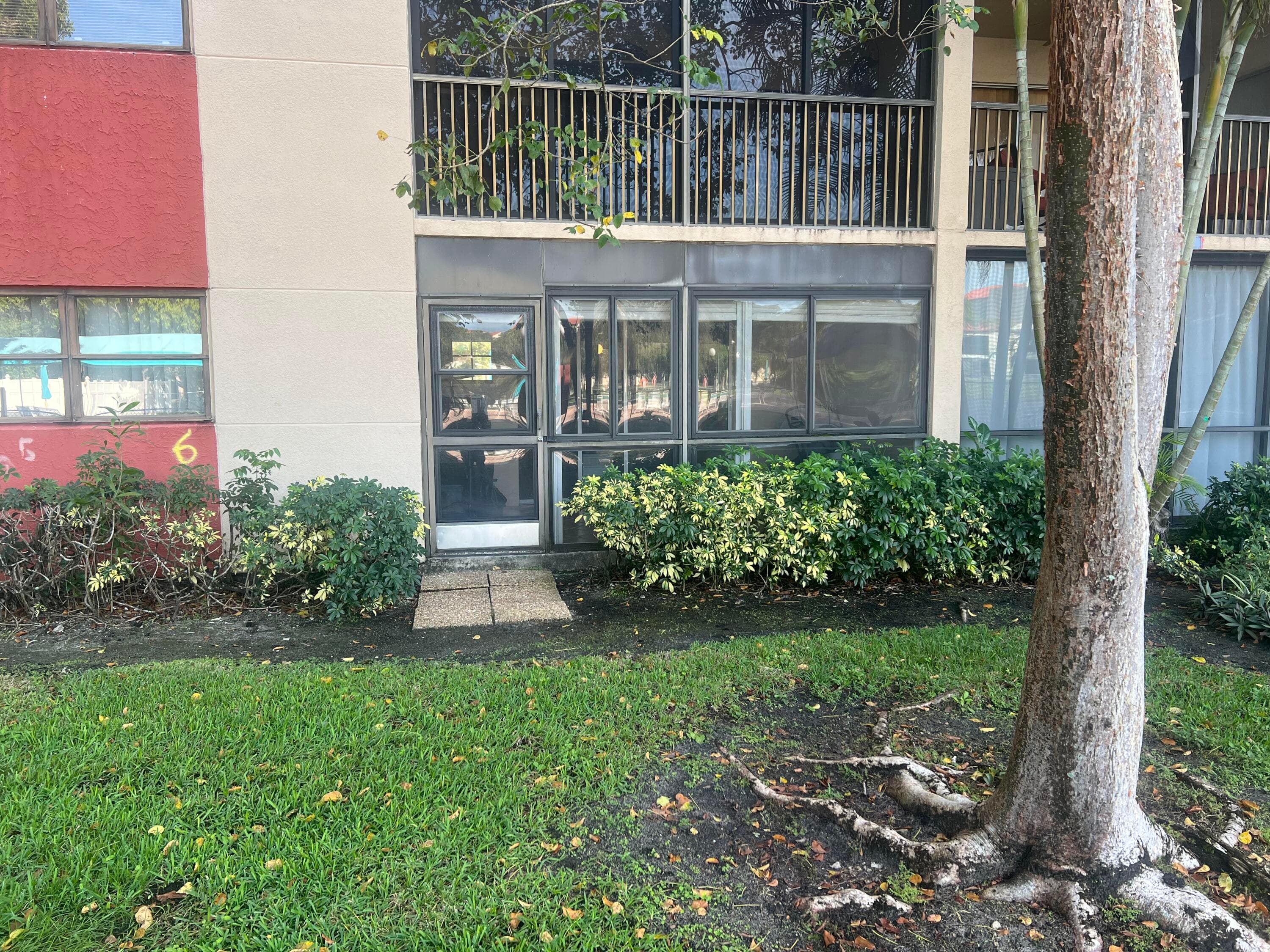 2208 S Cypress Bend Drive 106, Pompano Beach, FL 33069 — photo 11 of 33