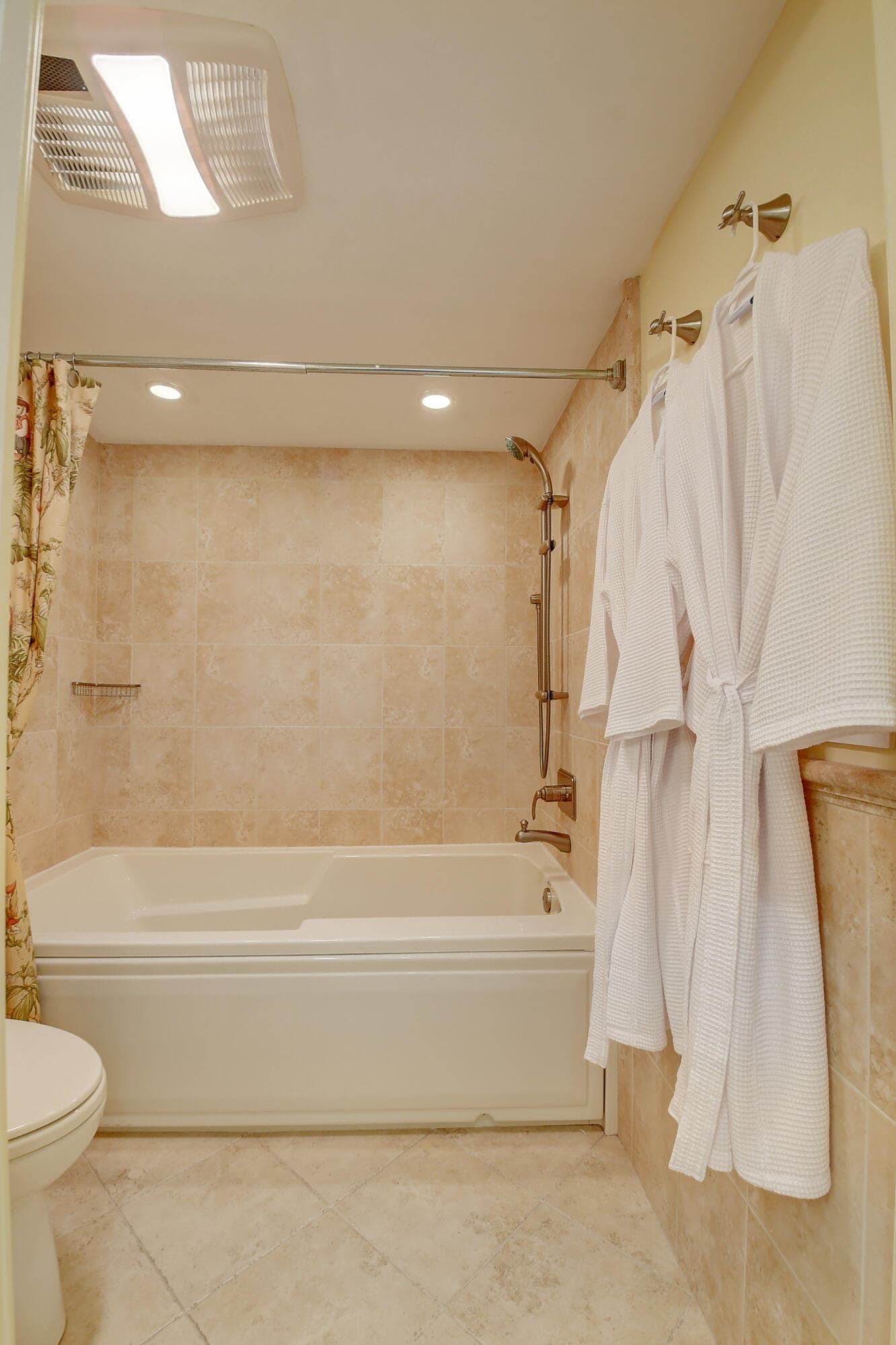 4750 S Ocean Boulevard 702, Highland Beach, FL 33487 — photo 16 of 46