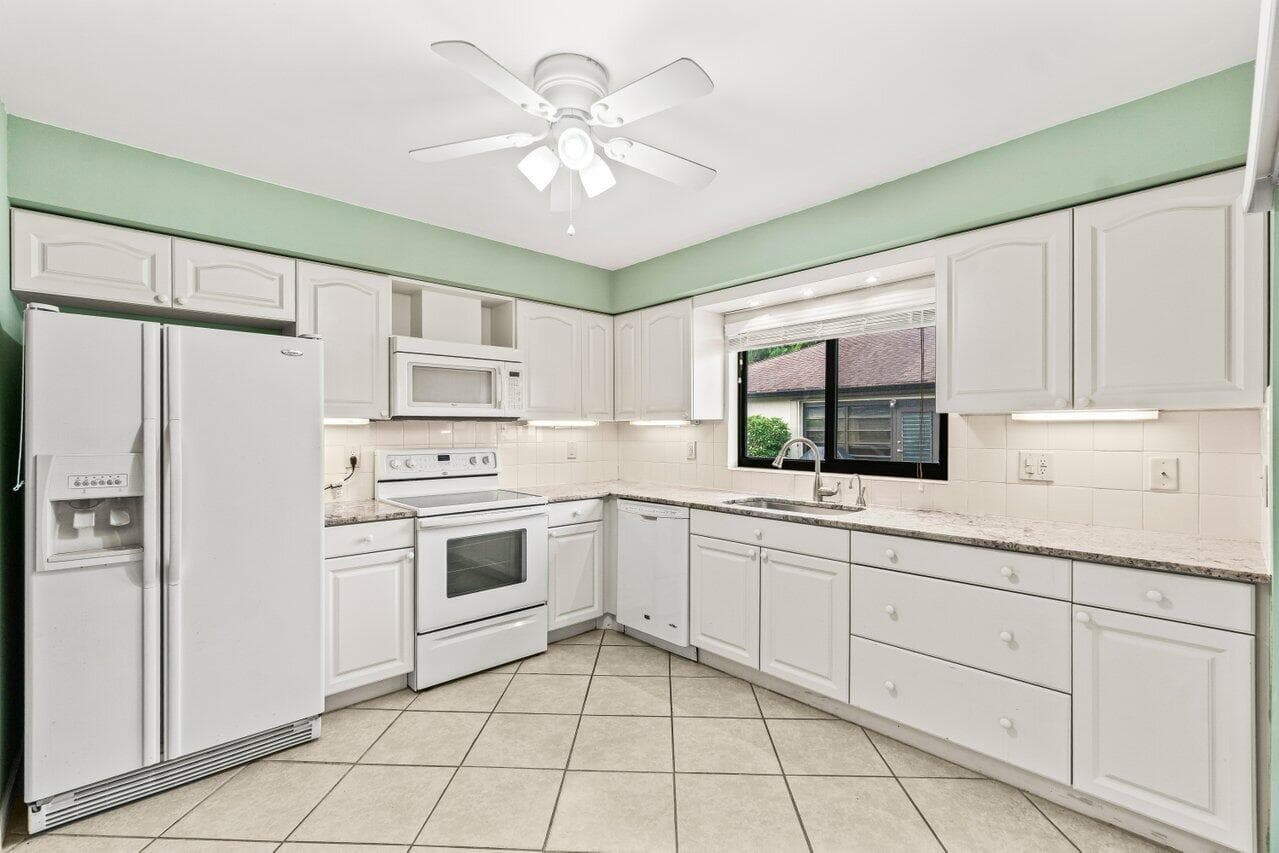 4888 Equestrian Circle B, Boynton Beach, FL 33436 — photo 2 of 35