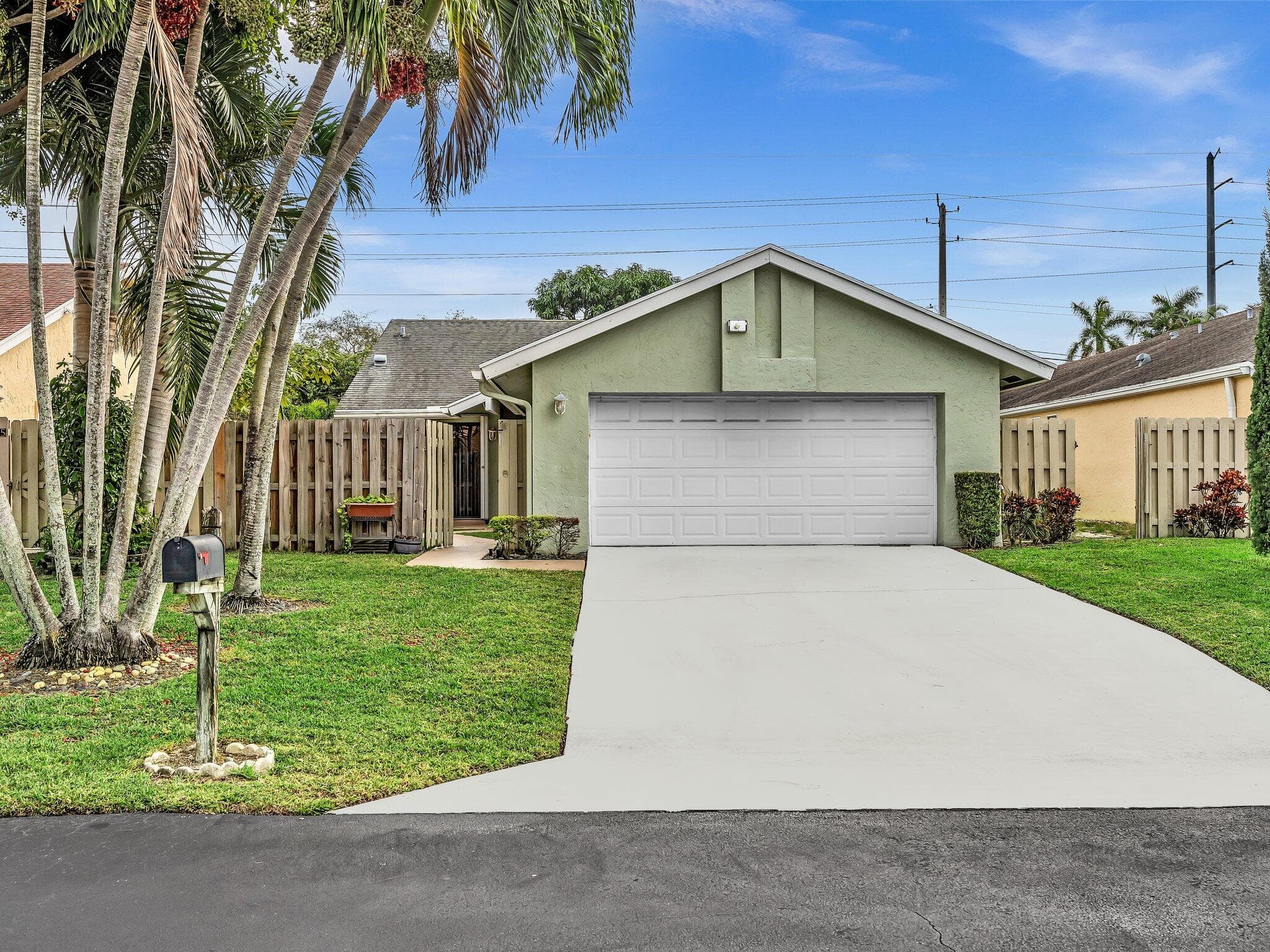 1045 NW 18th Avenue, Delray Beach, FL 33445 — photo 1 of 22