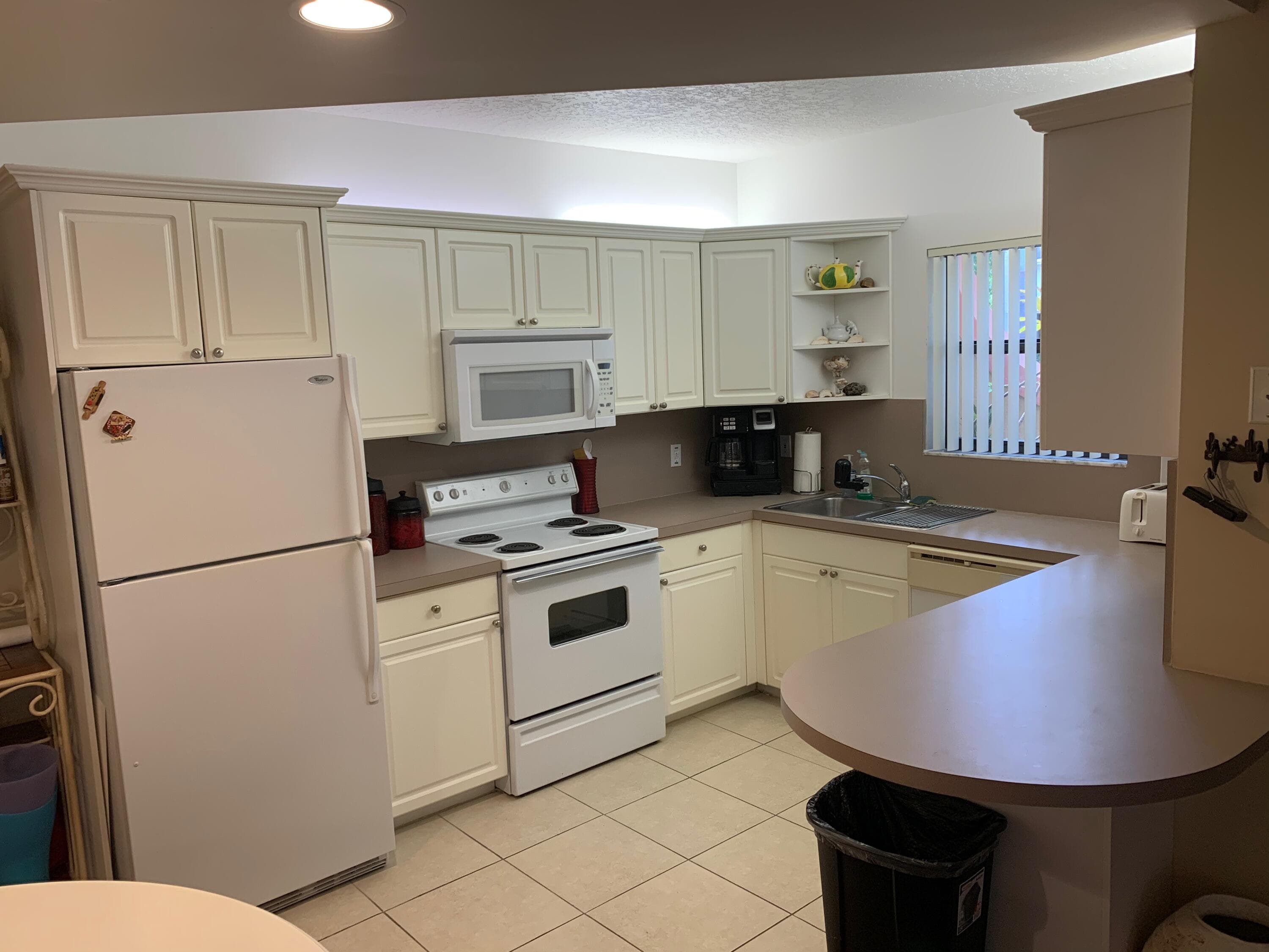 49 Uno Lago Drive, Juno Beach, FL 33408 — photo 4 of 18