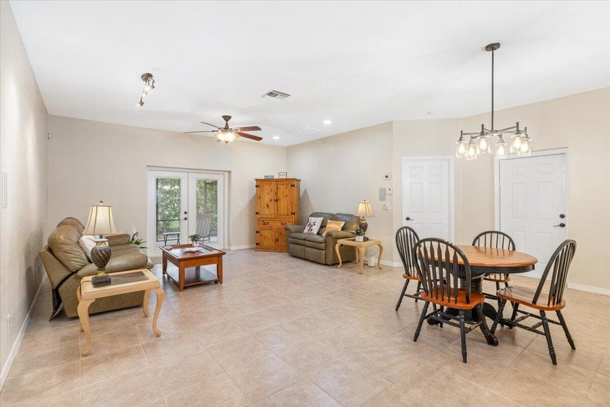 1410 4th Court, Vero Beach, FL 32960 — photo 10 of 37