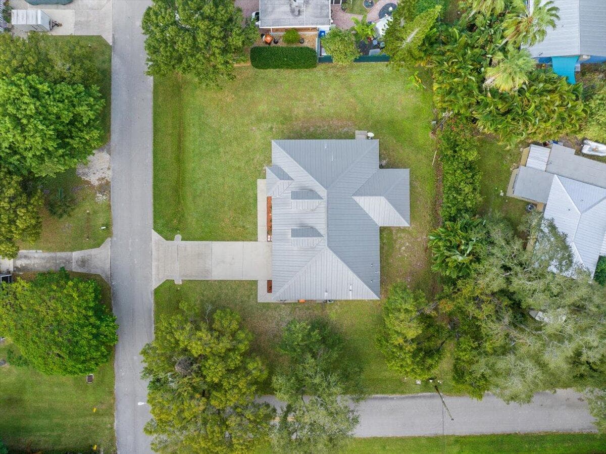 1410 4th Court, Vero Beach, FL 32960 — photo 33 of 37