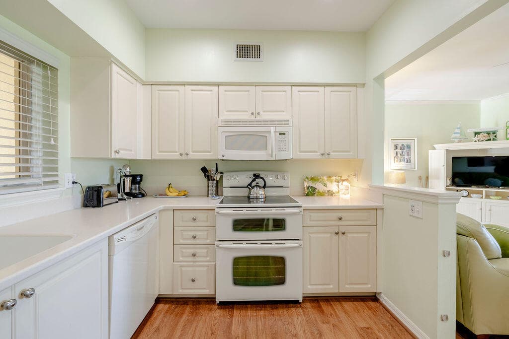 5520 E Harbor Village Drive 101, Vero Beach, FL 32967 — photo 13 of 54
