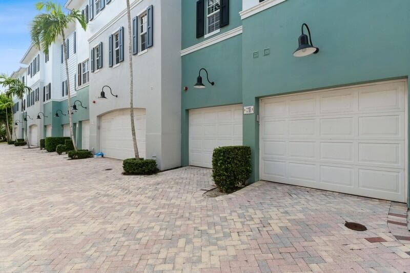 310 E Mallory Circle, Delray Beach, FL 33483 — photo 30 of 31