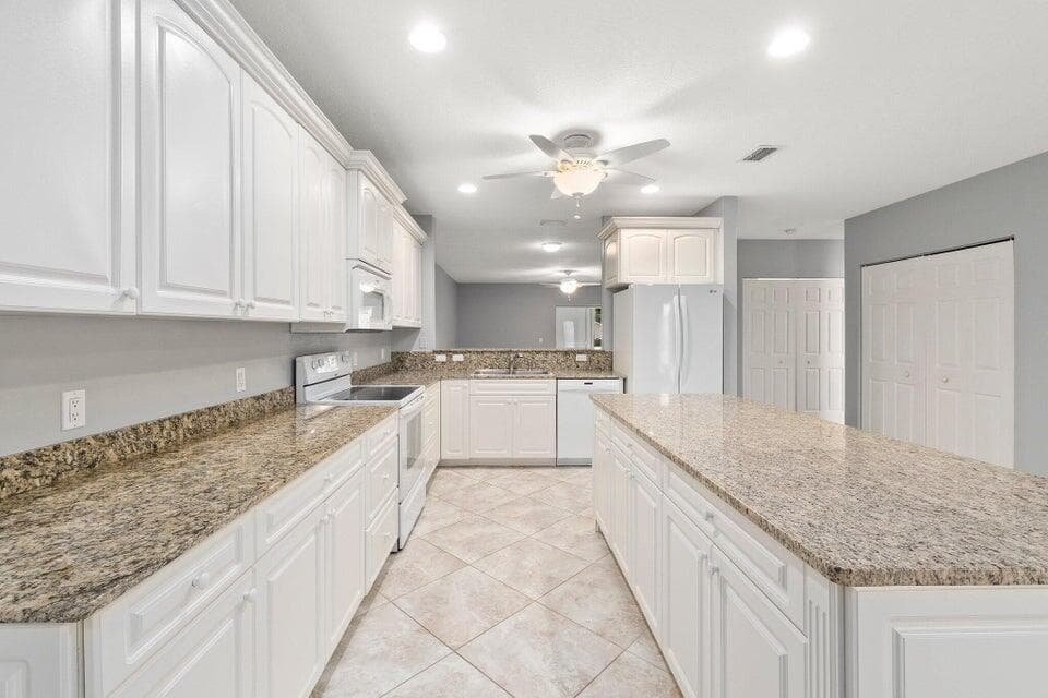 2087 SE Wild Meadow Circle, Port St. Lucie, FL 34952 — photo 3 of 10