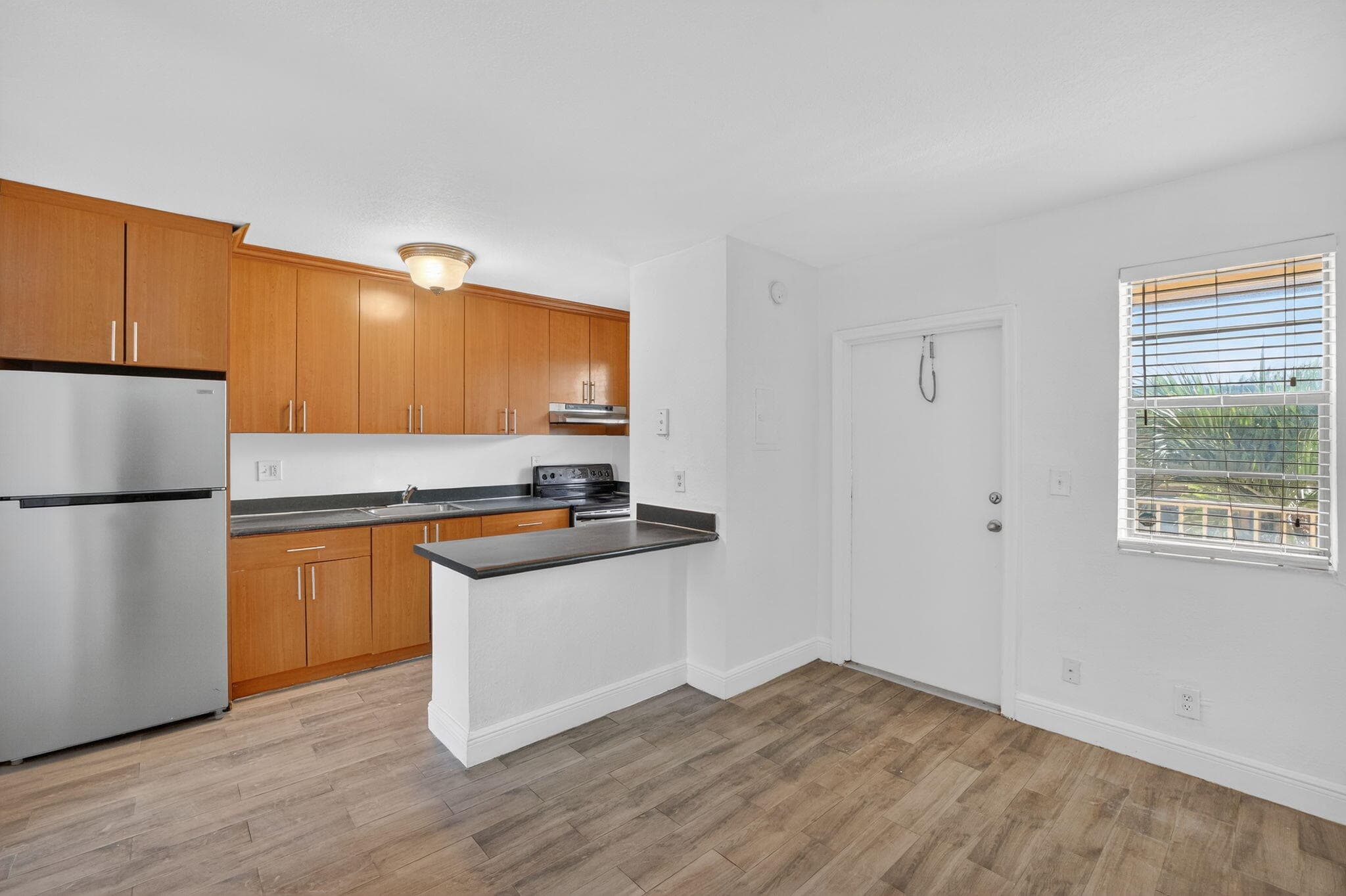 4071 N Dixie Highway 32, Oakland Park, FL 33334 — photo 3 of 9