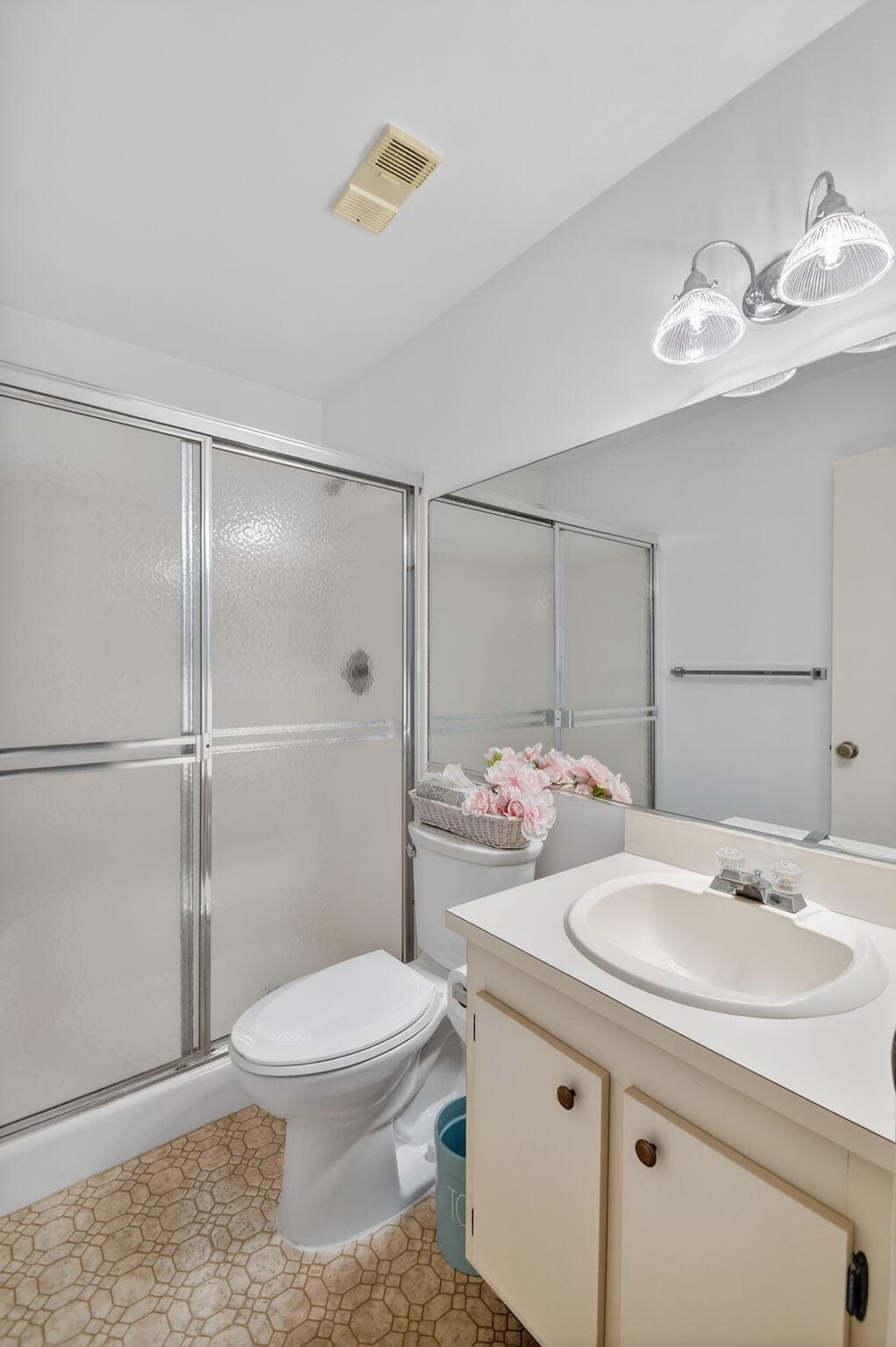 4542 Lucerne Lakes Boulevard E 202, Lake Worth, FL 33467 — photo 17 of 33