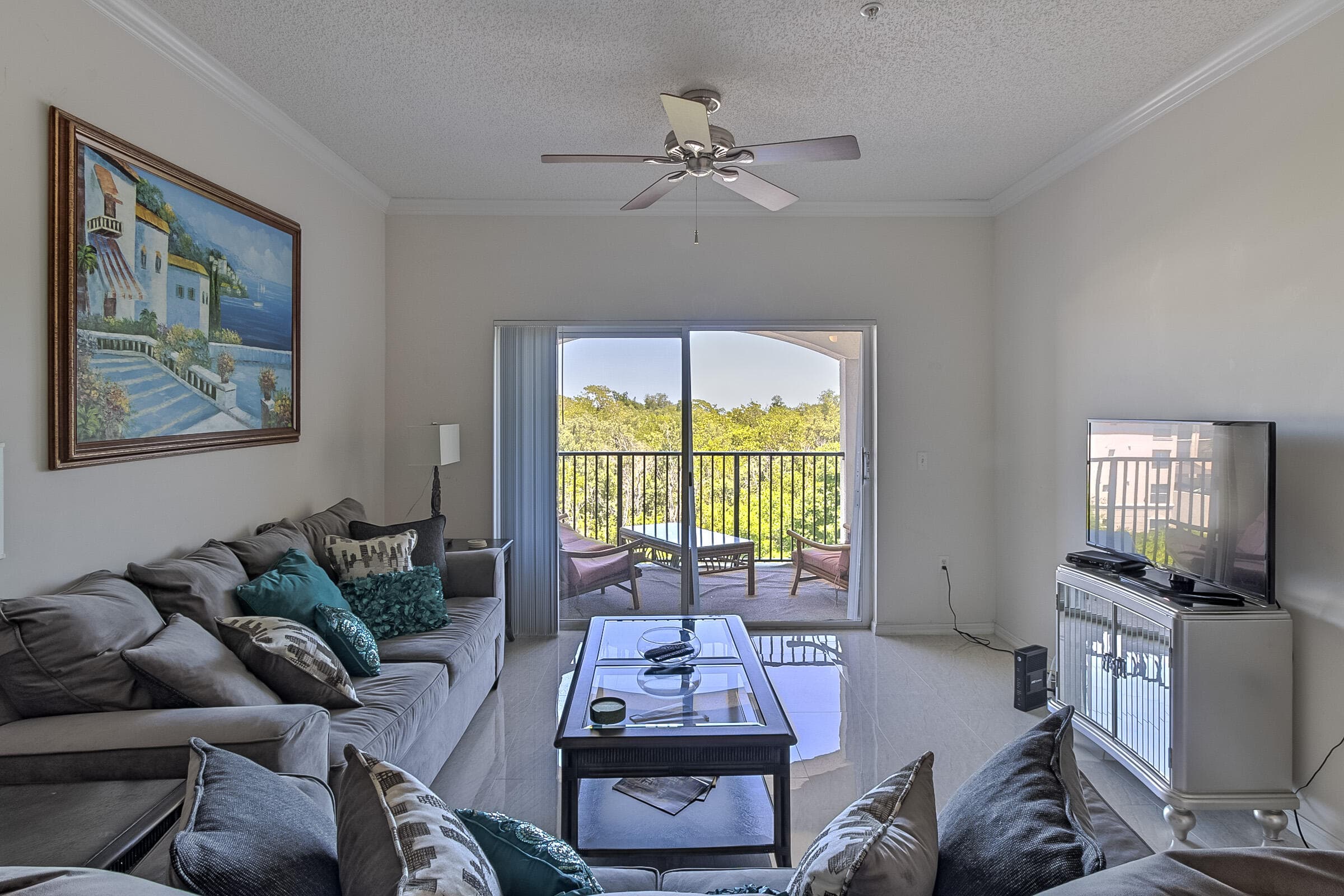Condominium in Boynton Beach — photo 4 of 17