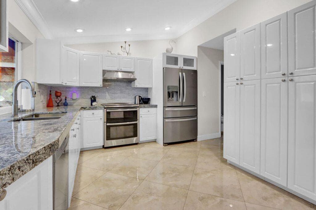 2665 NW 41st Street, Boca Raton, FL 33434 — photo 11 of 27
