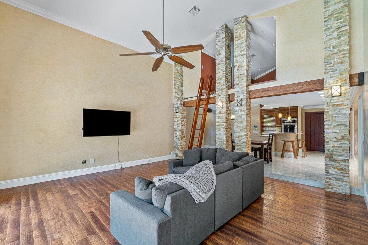 870 NW 7th Street, Boca Raton, FL 33486 — photo 17 of 38