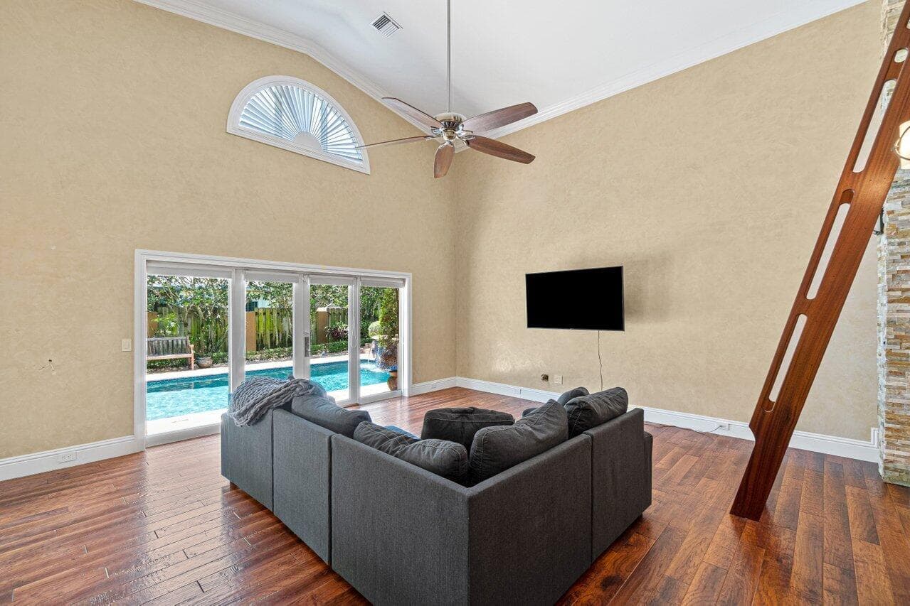 870 NW 7th Street, Boca Raton, FL 33486 — photo 16 of 38