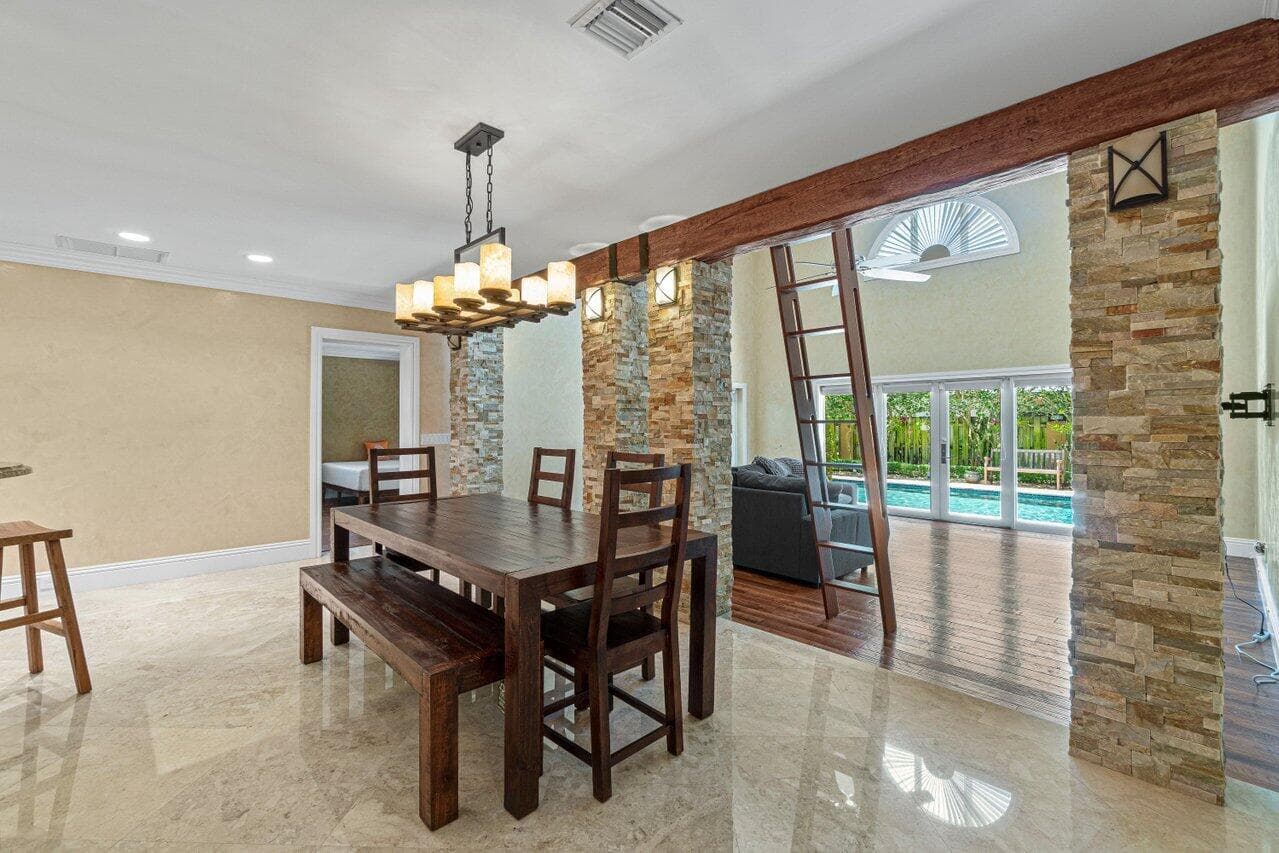 870 NW 7th Street, Boca Raton, FL 33486 — photo 14 of 38