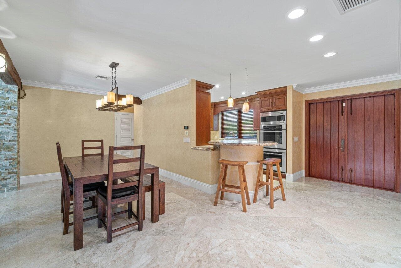 870 NW 7th Street, Boca Raton, FL 33486 — photo 12 of 38