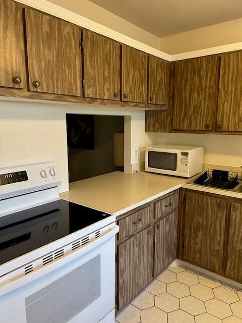 221 Lake Meryl Drive, West Palm Beach, FL 33411 — photo 4 of 31
