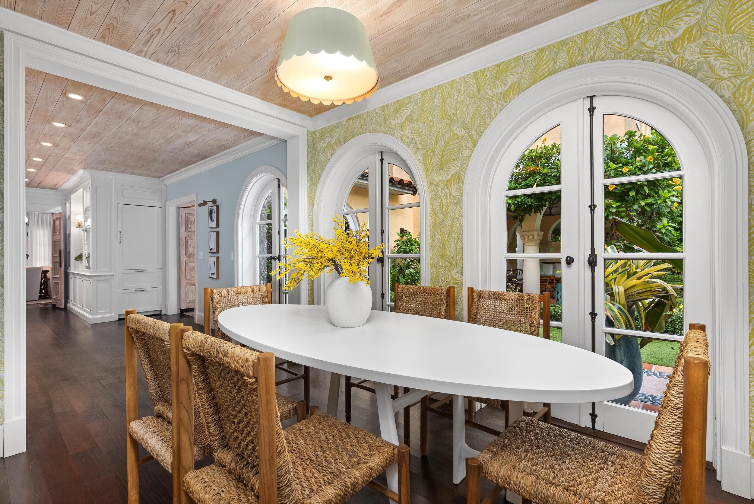 124 Brazilian Avenue, Palm Beach, FL 33480 — photo 8 of 43
