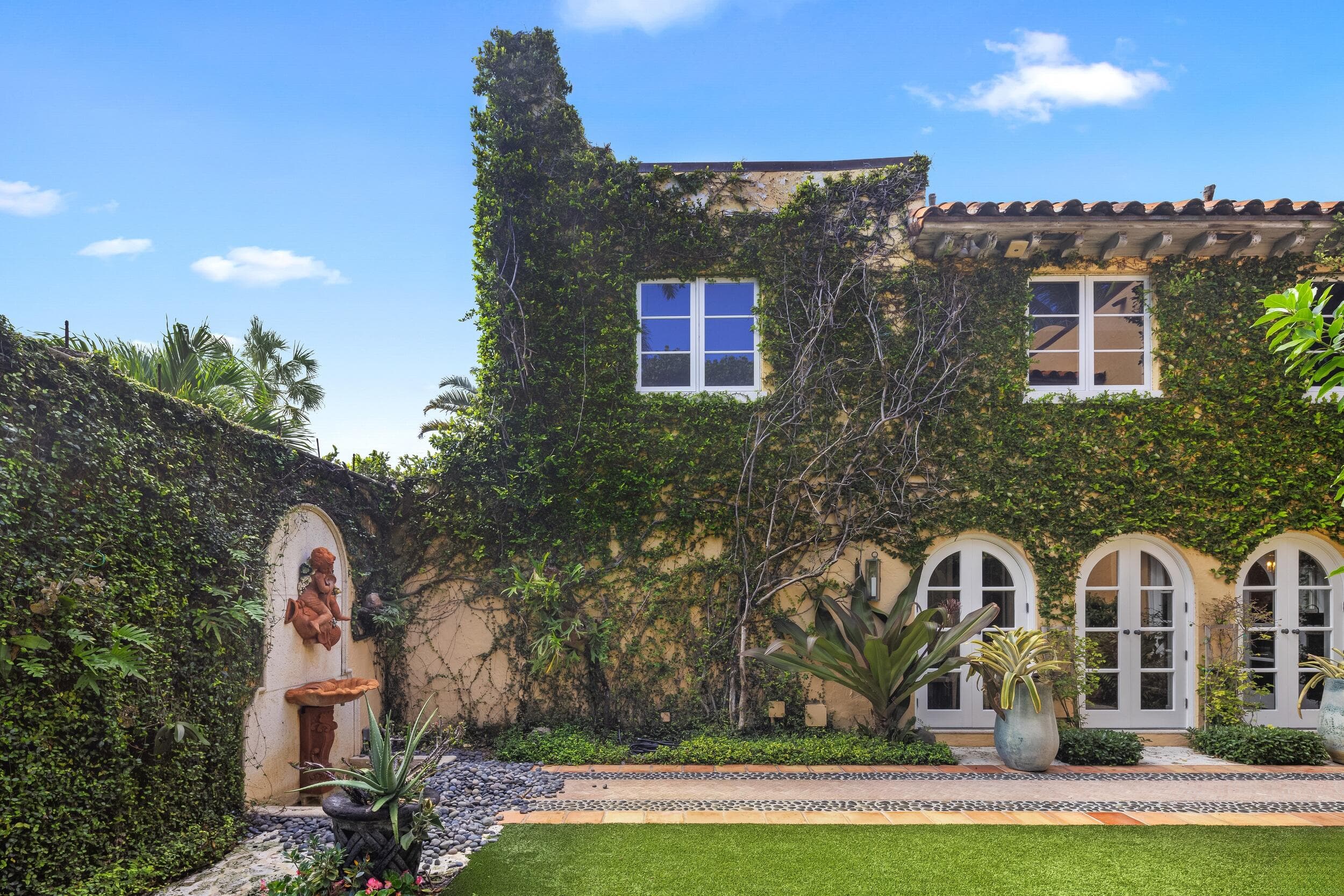 124 Brazilian Avenue, Palm Beach, FL 33480 — photo 37 of 43