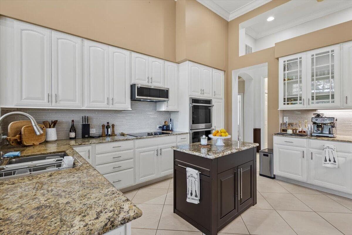 8048 Links Way, Port St. Lucie, FL 34986 — photo 13 of 65